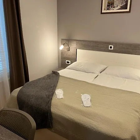 Sunny U Resortu, Petrcane, Za 4, Akcija! Διαμέρισμα